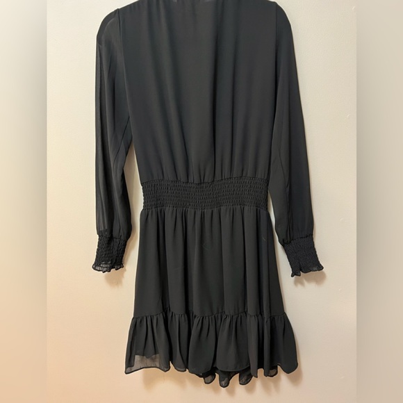 Michael Kors ruffle hem smocked waist faux wrap dress. Black. Medium - Picture 4 of 6
